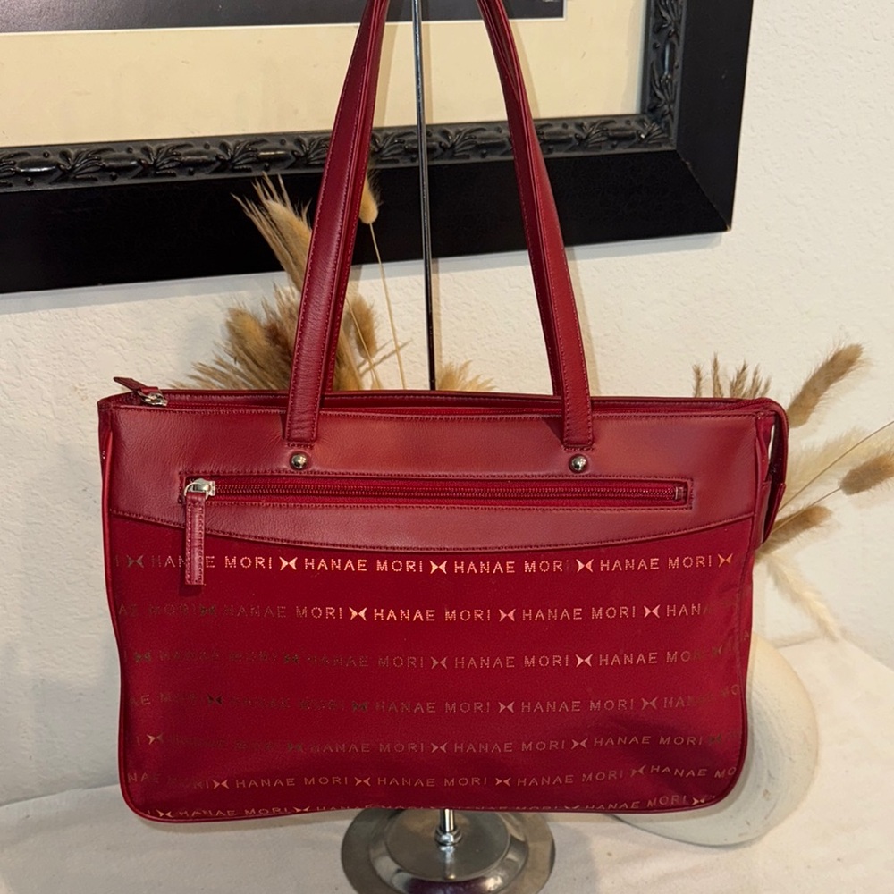 Red Glossy Hanae Mori Leather Shoulder Bag